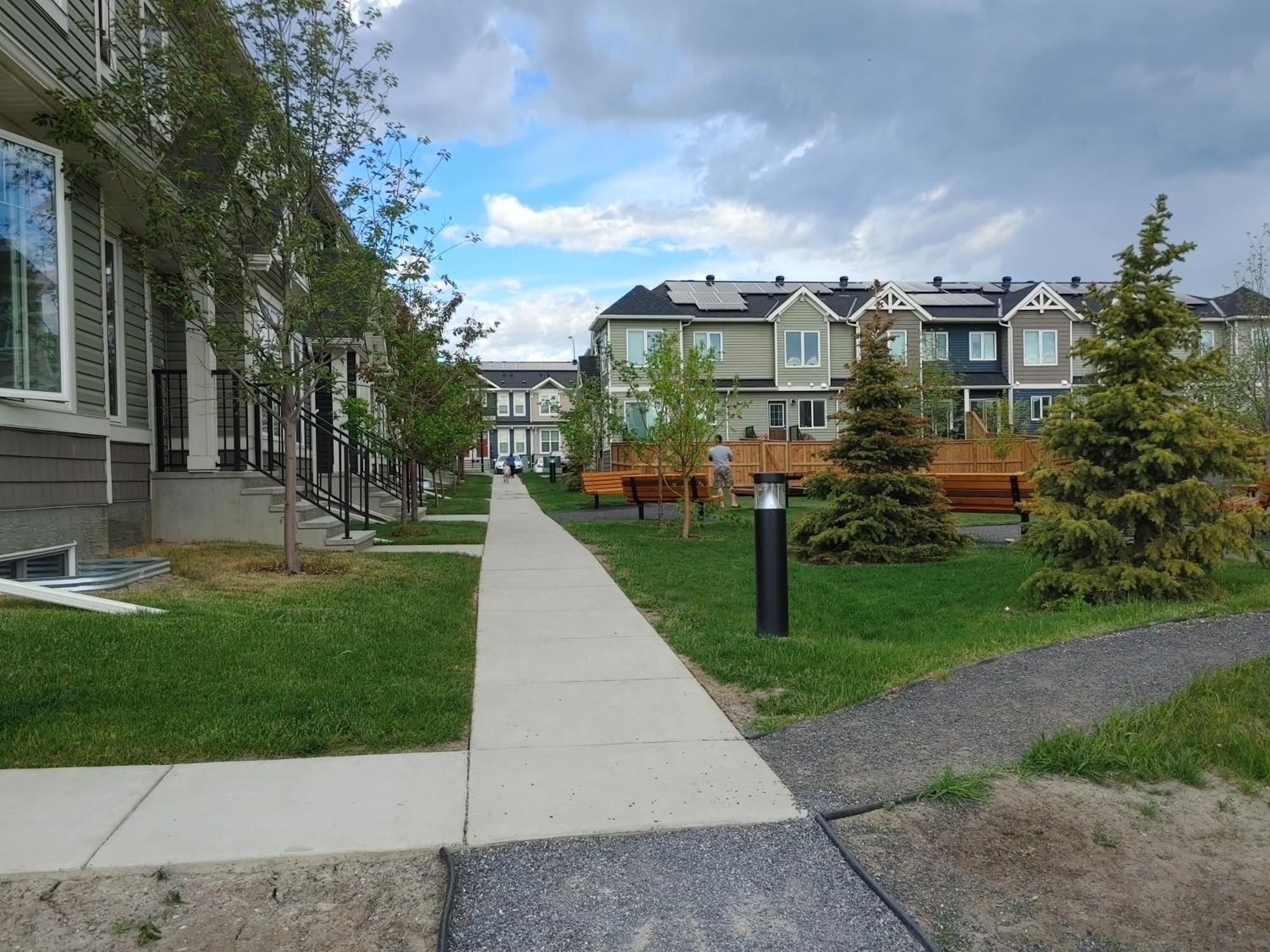 Genesis Townhouse * Calgary